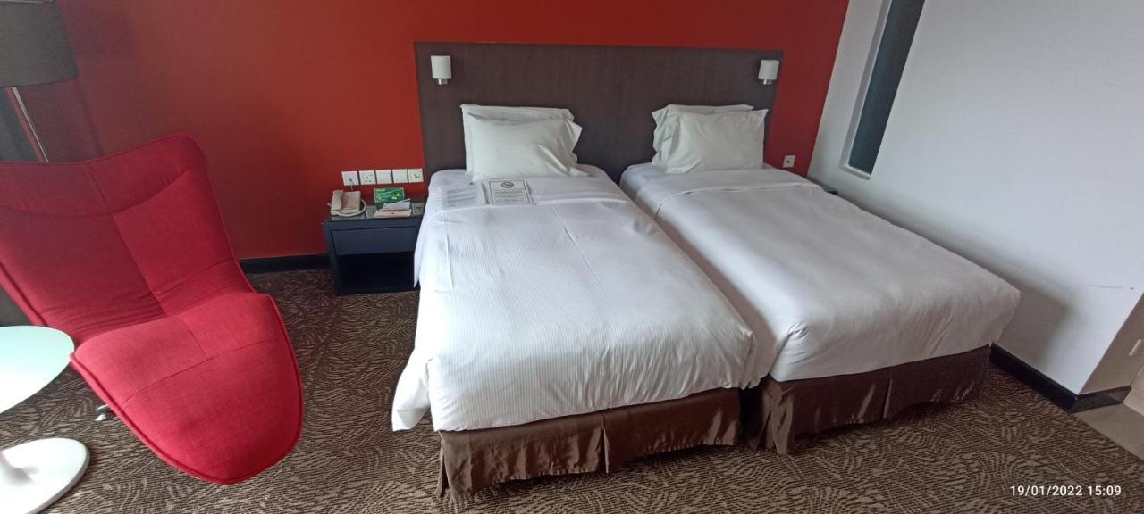 The Klagan Hotel Кота-Кинабалу Экстерьер фото