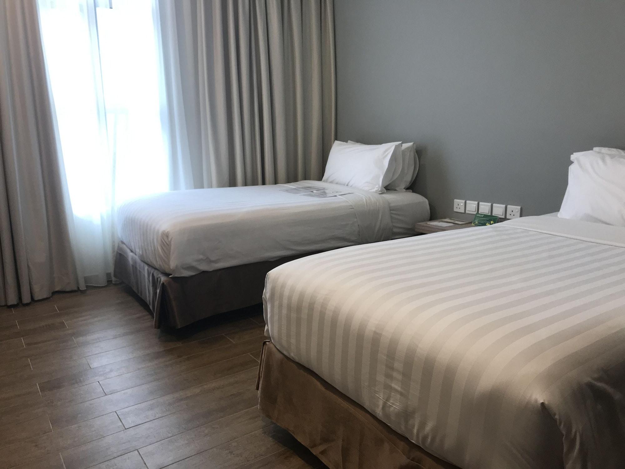 The Klagan Hotel Кота-Кинабалу Экстерьер фото